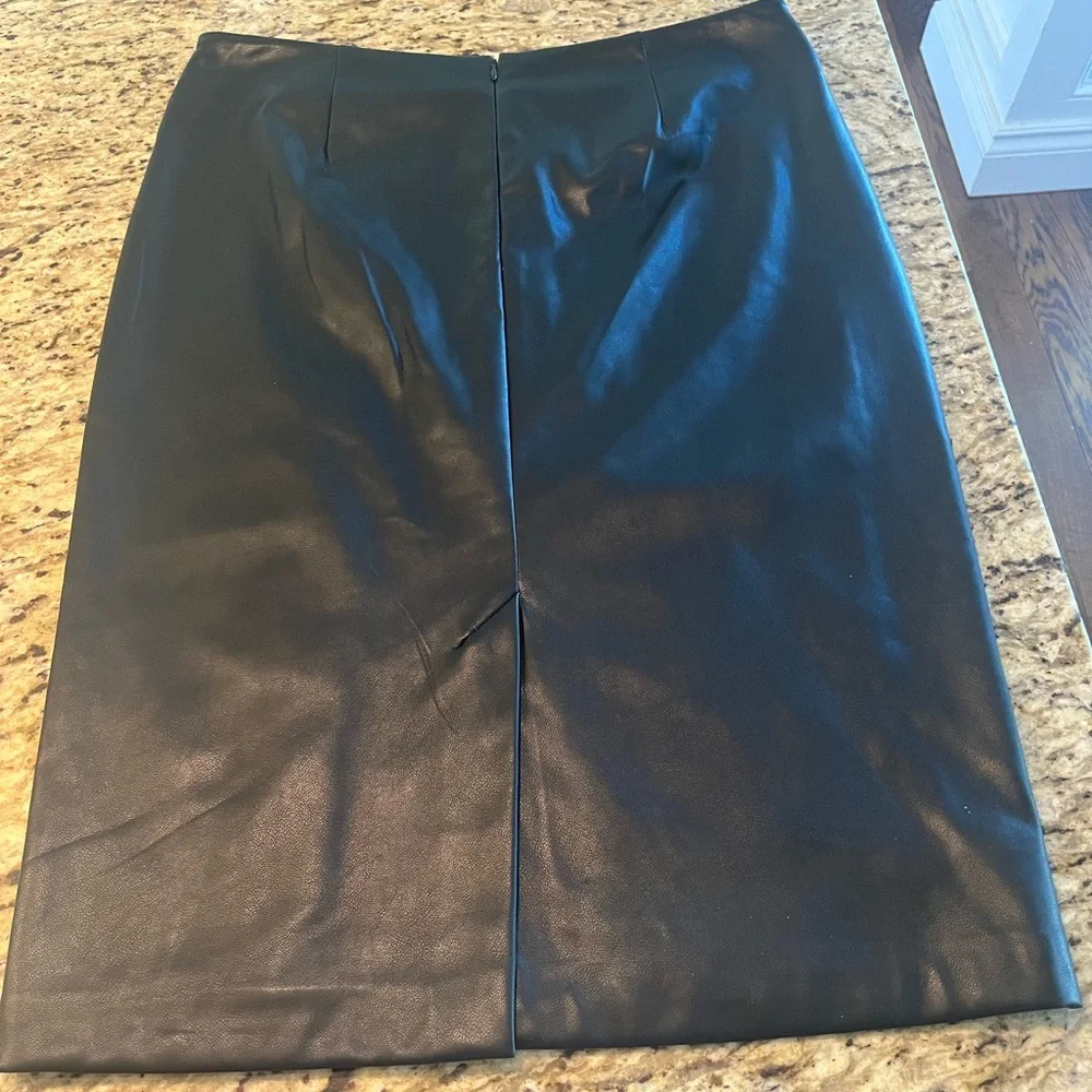 Donna Karan Black Leather Skirt with Gold Chain Detail - Picture 5 of 5